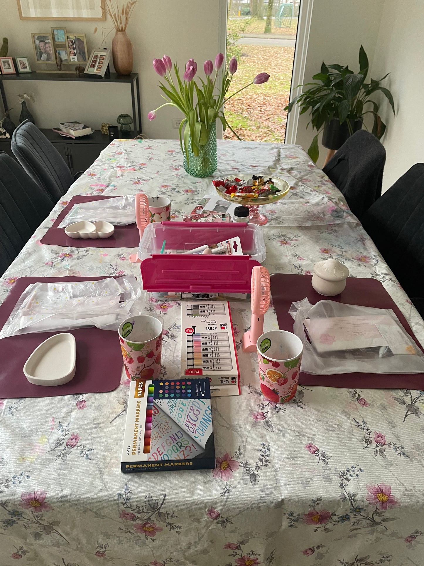 Sips & Crafts Painting treasures