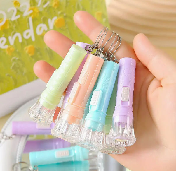 Idée cadeau d'été - mini lampe torche