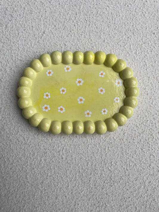 Flawesome find -Geel sieradenschaaltje met bloemetjes