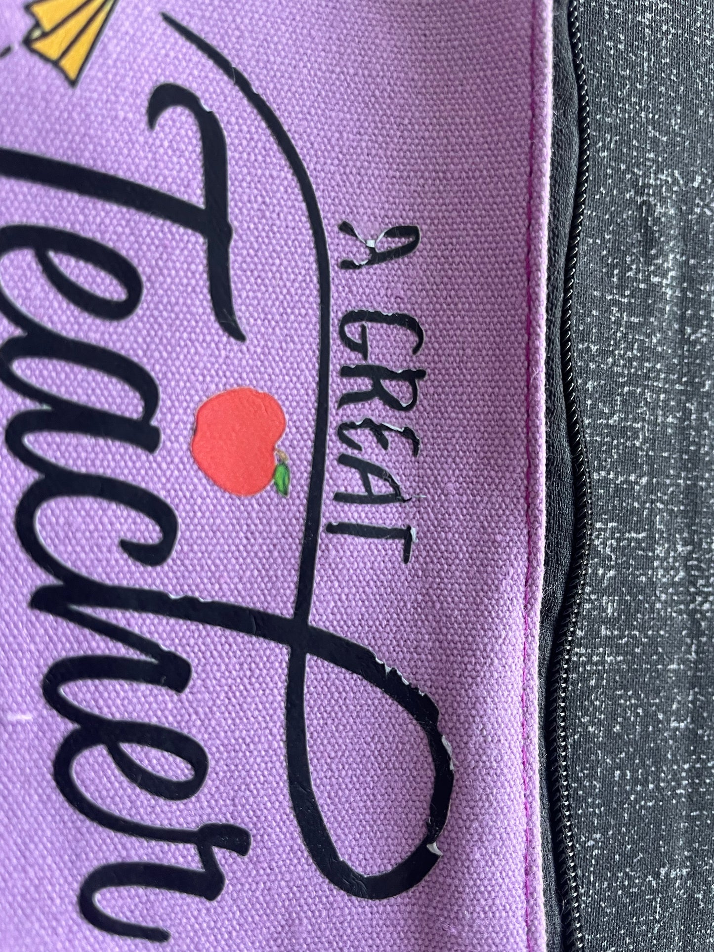 Flawesome find - paarse etui ‘beste leraar’