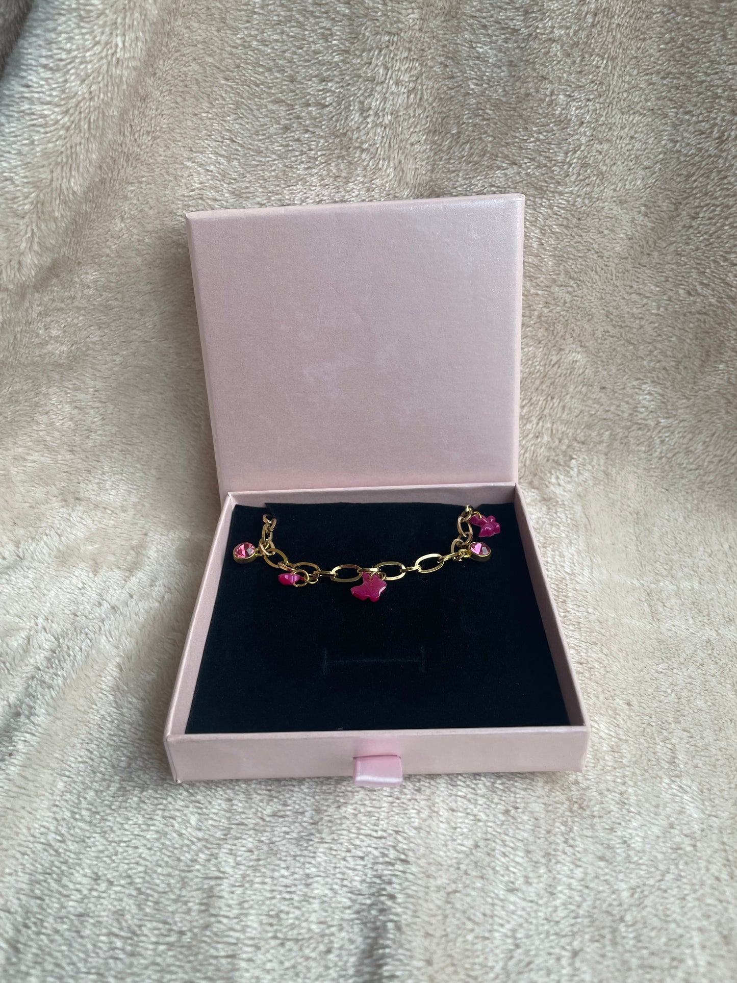 Armband met geboortesteenbedels en cadeauverpakking