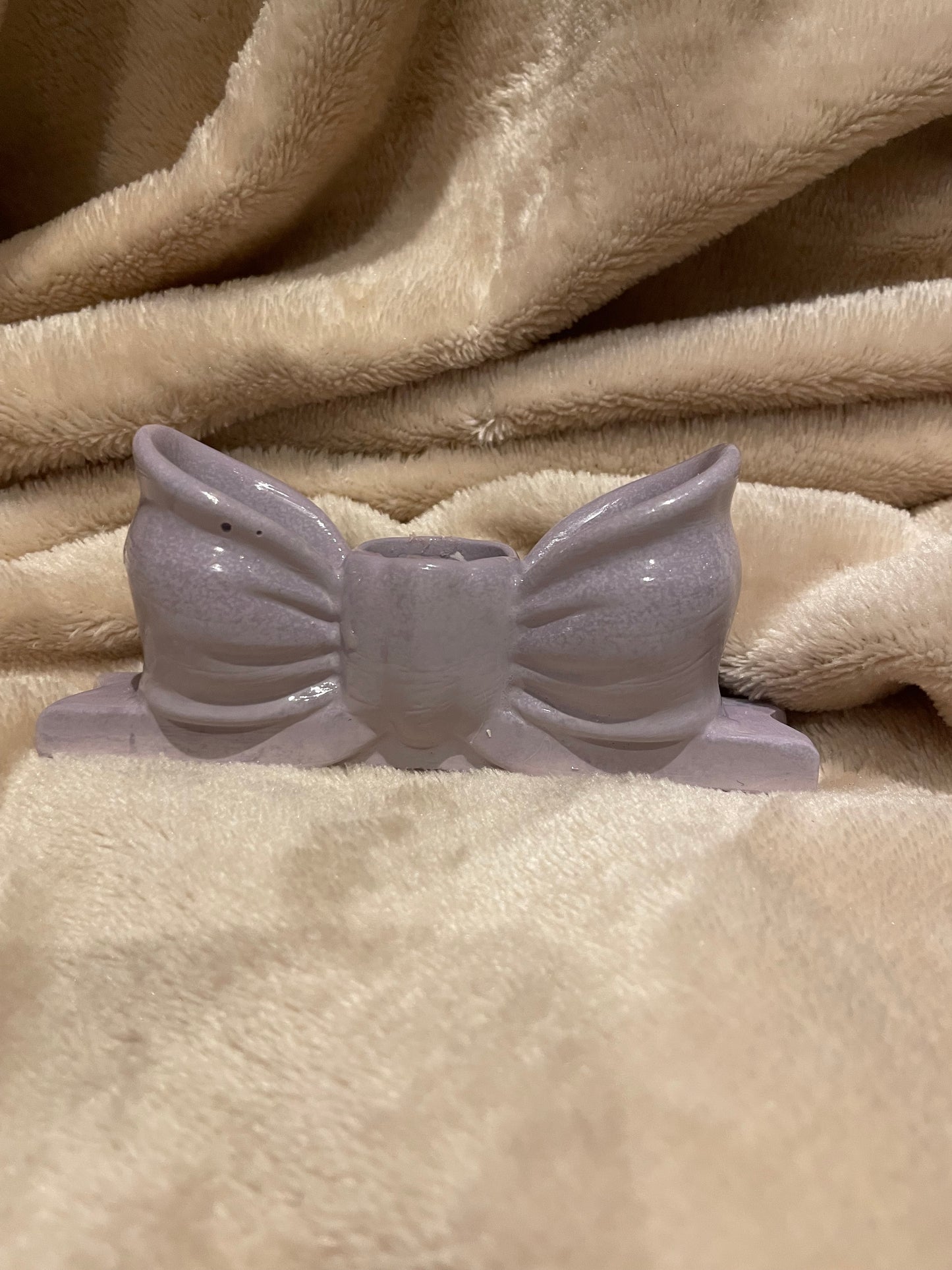 Bowtastic candle holder