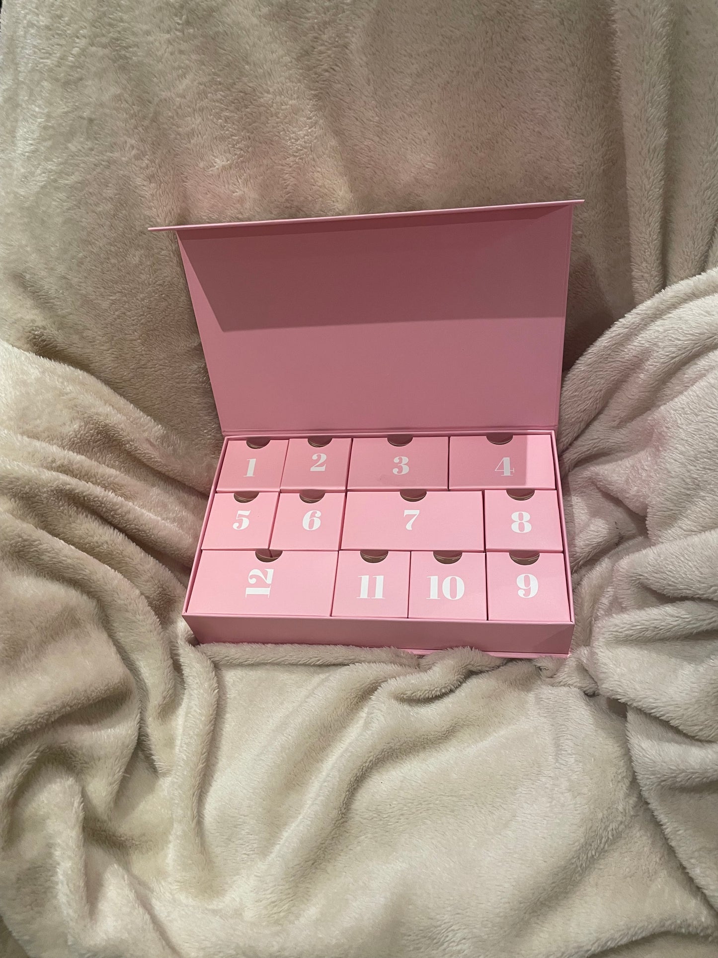 Handgemaakte Luxe 12-Days Box / Mini Holiday Giftbox – 12 dagen vol sieraden & woondecor